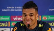 Casemiro -Depois de uma infância marcada por dificuldades financeiras, o médio brasileiro comprou com o seu primeiro ordenado no São Paulo uma bebida cara chamada 'Yakult'.