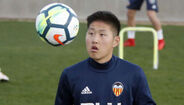 Kang In Lee. Marcelino sempre acreditou no potencial do jovem sul-coreano, mas achava que Kang precisaria de ser emprestado antes de se fixar no plantel principal do Valencia. Pelo contrário, Peter Lim estava convencido que o jovem tinha lugar na equipa principal 'che' e recusou o empréstimo, evitando também a contratação de outro médio para que Kang não perdesse espaço. Ideias totalmente opostas.