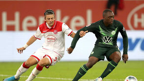 Wolfsburgo empata em Dusseldorf e sobe provisoriamente ao segundo lugar