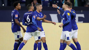 Schalke 04 vence Mainz e sobe ao segundo lugar