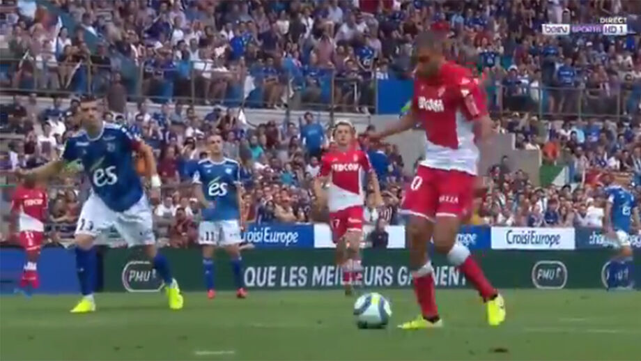 Slimani aproveitou 'pé furado' de ex-Benfica e bisou pelo Monaco