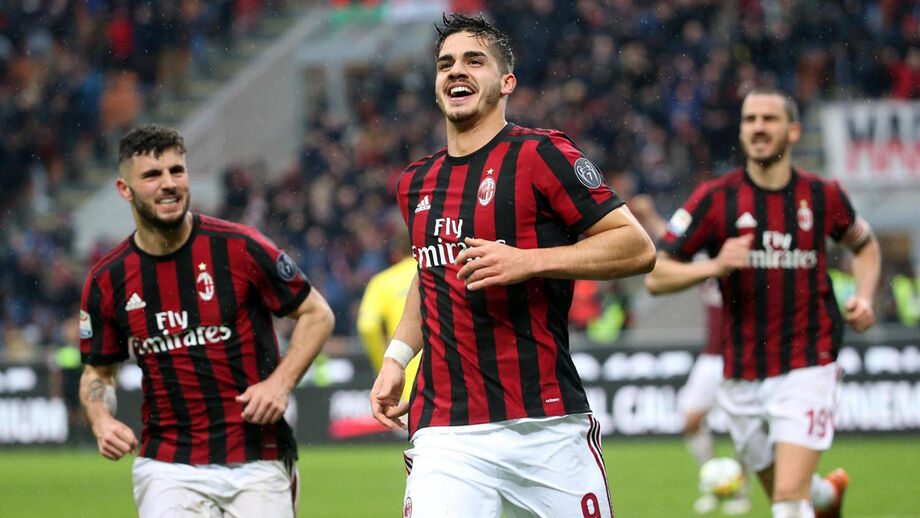 André Silva ruma à Alemanha, Raphinha a caminho de França, Paços sem treinador e Morato em Lisboa