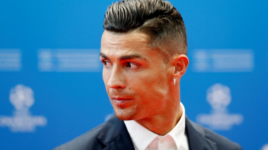 Cristiano Ronaldo, Bernardo Silva e João Cancelo candidatos à equipa do ano da FIFA