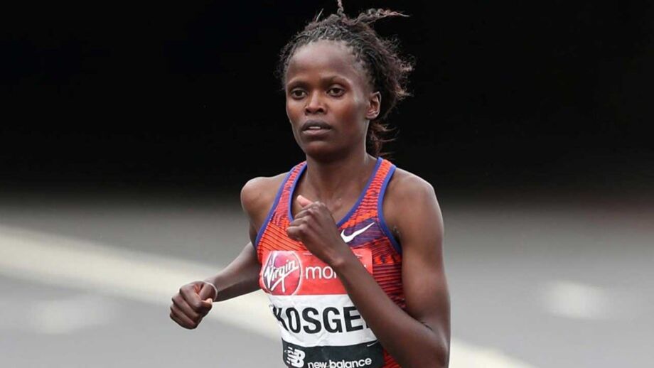 Brigid Kosgei corre a meia maratona mais rápida de sempre