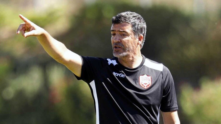 Hélio Sousa vence primeiro jogo no comando do Bahrain