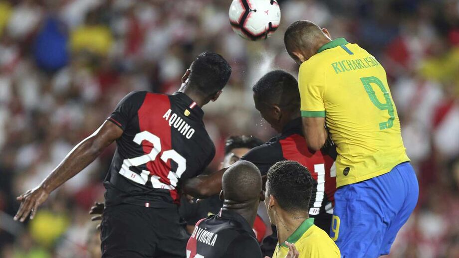Brasil perde com o Peru na estreia de Vinicius Junior