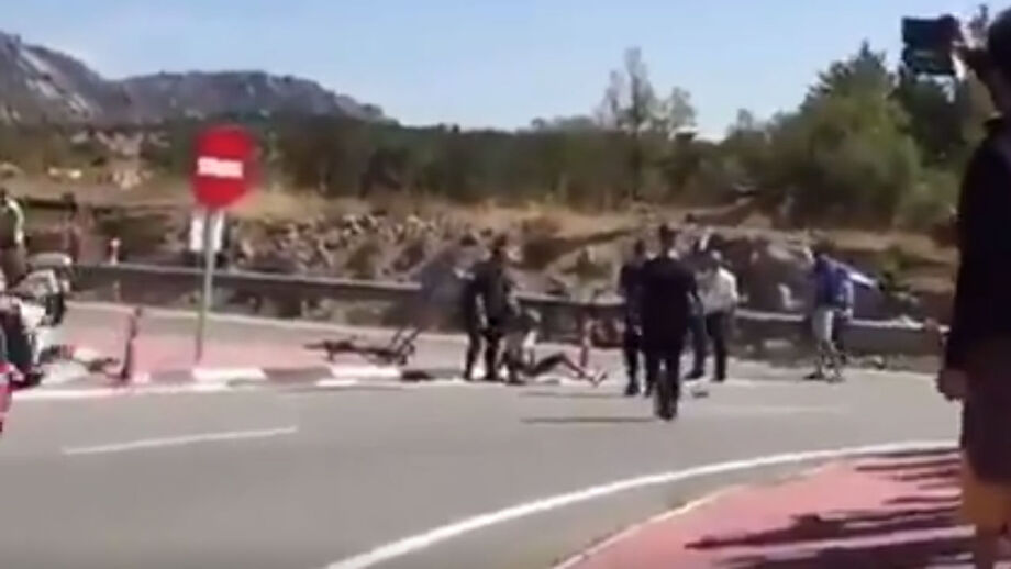 Impressionante queda de Ghebreizhabier na Volta a Espanha
