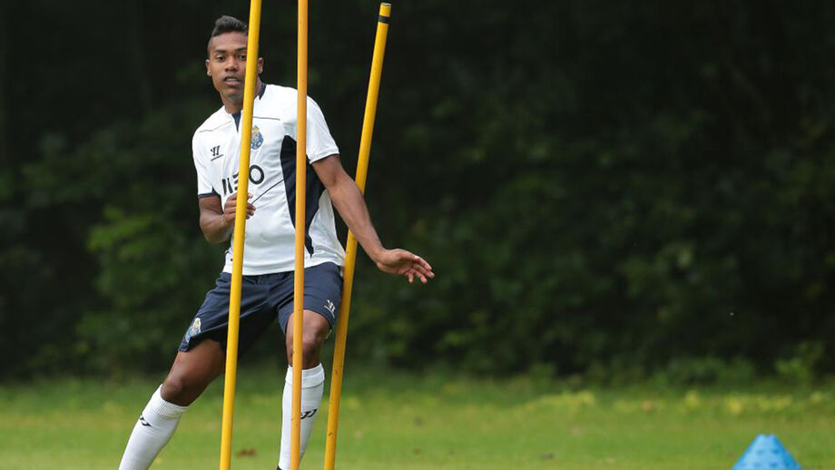 Alex Sandro lembra dureza no FC Porto: «Estava sempre a dizer que o treino era muito pesado»