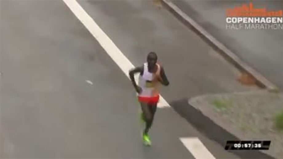 Uma brutalidade: foi assim que Geoffrey Kamworor bateu o recorde da meia maratona