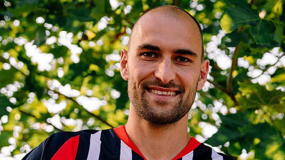 Eintracht e o negócio Bas Dost: «Pediram 15M€ e de repente passou a custar apenas 7...»