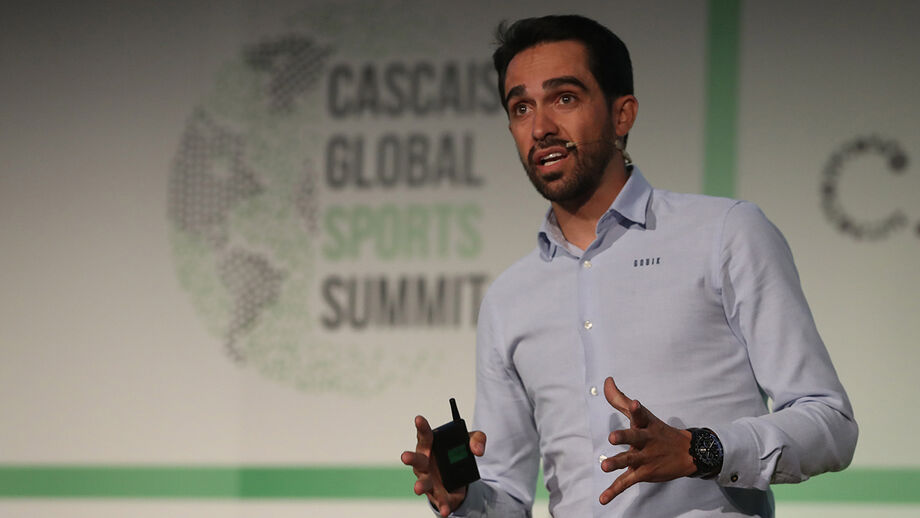 Alberto Contador rendido a Egan Bernal