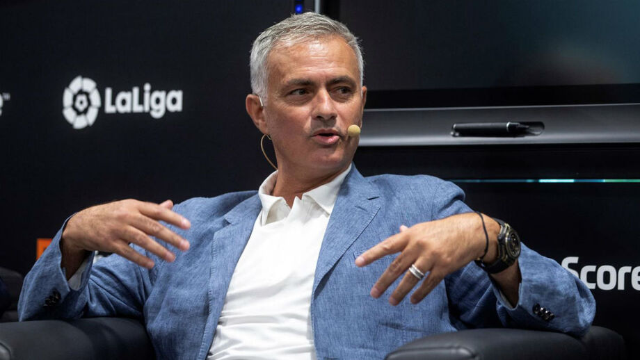 José Mourinho irónico sobre Man. United: «Éramos maus a época passada e não vejo melhorias»