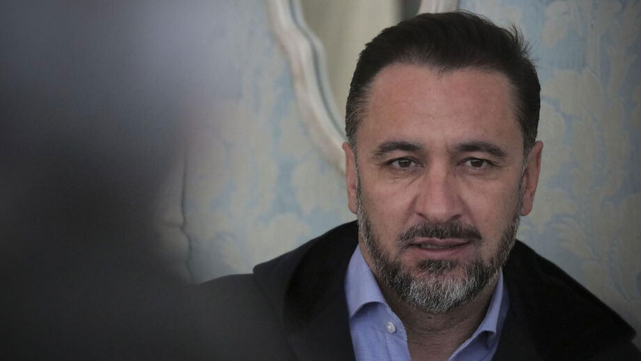 China: Vítor Pereira está mais perto do topo