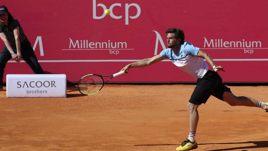 Pedro Sousa vence Kohlschreiber e garante final em Florença