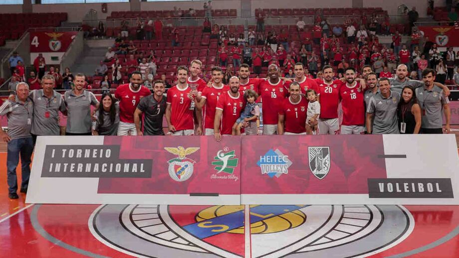 Benfica conquista troféu caseiro