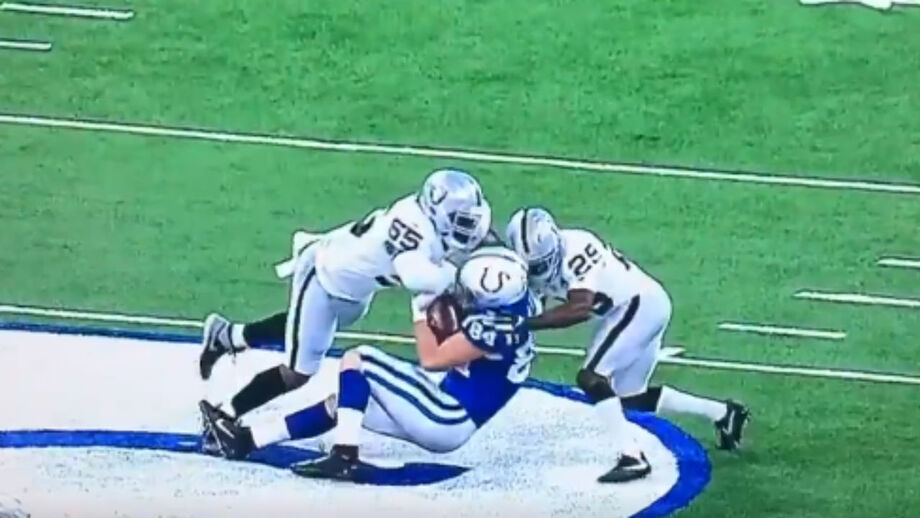 Vídeo já tem milhões de visualizações: fãs da NFL pedem que jogador seja irradiado após esta entrada