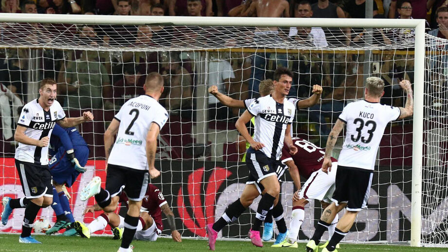 Parma de Bruno Alves derrota Torino por 3-2