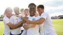 Yunus Musah (Valencia) - Yunus Musah, jovem internacional sub-18 inglês, viu-se 'forçado' a sair do Arsenal após o emblema londrino não ter aceitado oferecer uma bolsa escolar, motivo pelo qual levou o médio a mudar-se para o Valencia. Forte no um-para-um e dotado de velocidade, Musah já chegou à equipa B valenciana. Pelo Arsenal, Musah chegou a marcar cinco golos em 17 encontros realizados.