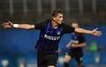 Sebastiano Esposito (Inter) - Esposito fez sua estreia enquanto sénior na derrota nos quartos-de-final da Liga Europa do Inter diante o Eintracht Frankfurt. Versátil, com capacidade de finalização e habilidade de desmarcar-se facilmente levaram alguns observadores a compará-lo a Luka Jovic, ex-avançado do Benfica e atual jogador do Real Madrid. Com destreza para jogar em ambas as alas, Esposito acredita que é na frente que é o seu lugar.