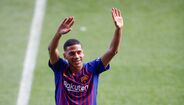 4. Sem Lenglet (por suspensão) e Umtiti (por lesão), Jean-Clair Todibo, de 19 anos, foi chamado para fazer dupla no centro da defesa do Barcelona, no último domingo, com Gerard Piqué e deixou ótimas indiações aos responsáveis blaugrana. É previsto que continue a ser utilizado depois da paragens para as seleções, frente ao Eibar.