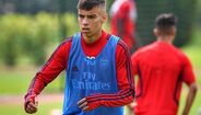 Catalin Cirjan (Arsenal) - Catalin Cirjan estreou-se no quarto escalão romeno quando tinha apenas 10 anos. Médio habilidoso e altamente criativo, Cirjan esteve no radar do Arsenal durante cerca de dois anos e meio antes de assinar no verão passado pelos ingleses. É um dos jogadores mais talentosos com a sua idade na Roménia.
