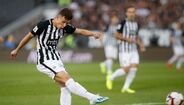 Filip Stevanovic (Partizan) - De drible elegante e evasivo, que gosta de se arriscar e criar chances, Filip Stevanovic marcou por três vezes nas suas cinco primeiras aparições na liga nesta temporada, todos antes de completar 17 anos. Inspirado por Novak Djokovic, tenista sérvio n.º1 do top mundial, Filip afirma que tem 'objetivos maiores' para o futuro da sua carreira. Para já, pertence aos sérvios do Partizan.