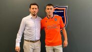 Muhammed Emin Sarikaya (Basaksehir) - É lateral direito do Basaksehir e alguém de quem se espera um futuro tremendo. Foi contratado pelo emblema turco após uma série de atuações impressionantes ao nível da equipa sub-21. Sarikaya soma, até à data, 22 internacionalizações pela seleção sub-17 da Turquia e espera-se que consiga alcançar a equipa principal da equipa turca ainda esta temporada.