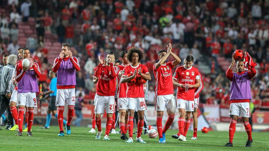 André Almeida pára e Tomás Tavares avança