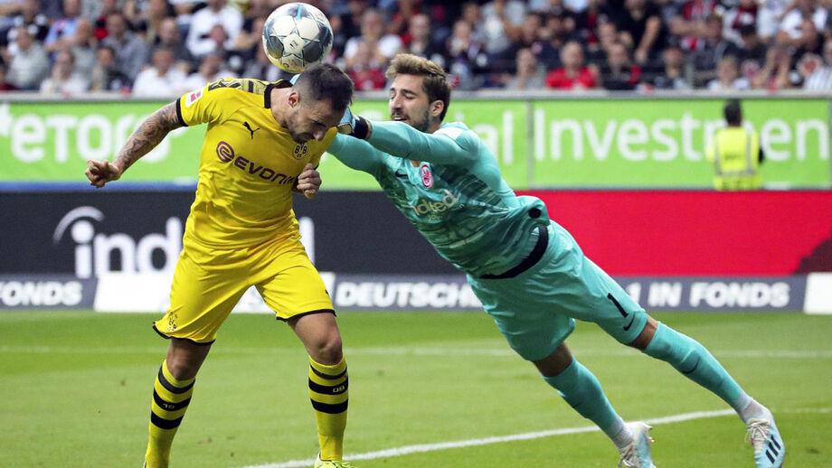Lesão afasta guarda-redes do Eintracht Frankfurt até ao fim de 2019