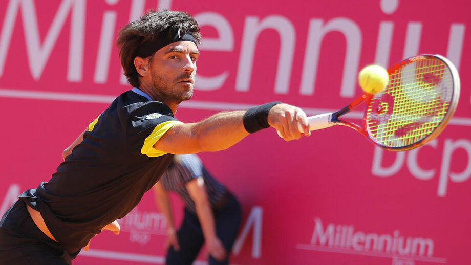Gastão Elias desiste na 2ª ronda em Campinas