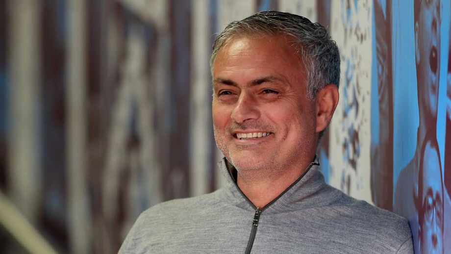 AC Milan pisca o olho a José Mourinho