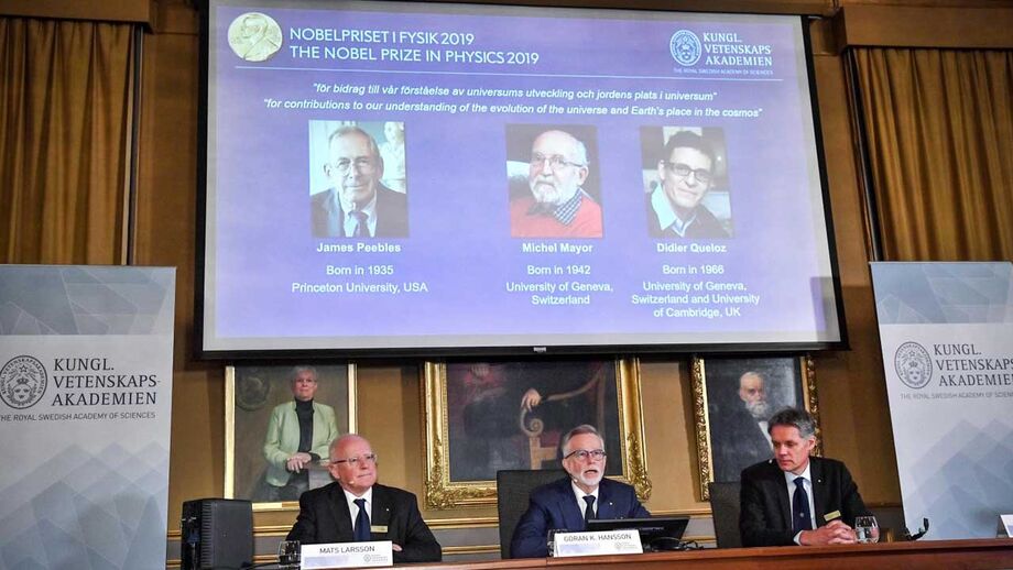 Nobel da Física atribuído a James Peebles, Michel Mayor e Didier Queloz