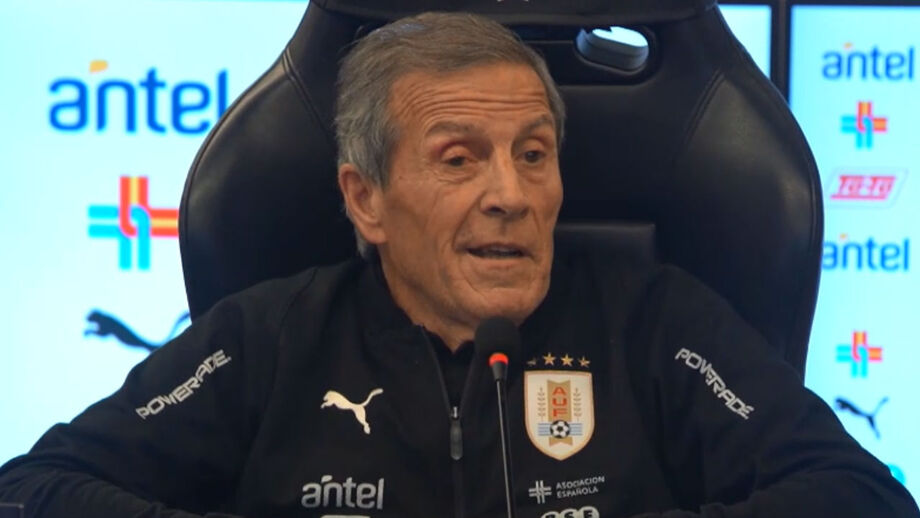 Tabárez: «O que Luis Suárez fez pelo futebol uruguaio é enorme»