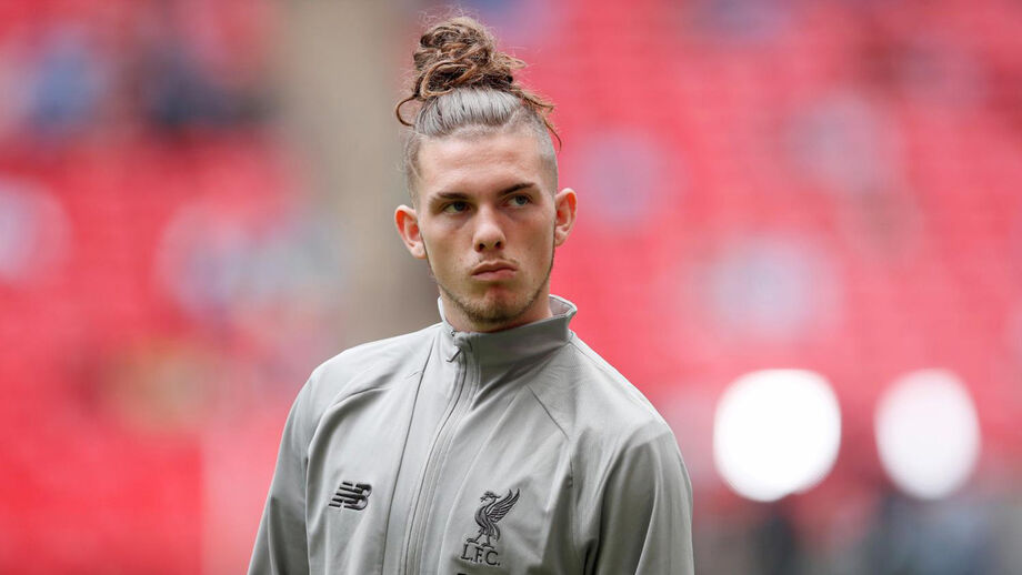 Jovem do Liverpool suspenso duas semanas após ridicularizar Harry Kane em vídeo