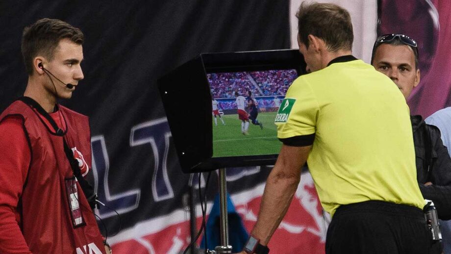 Insólito em jogo de Rui Vitória na Arábia Saudita: desligaram o VAR da ficha!