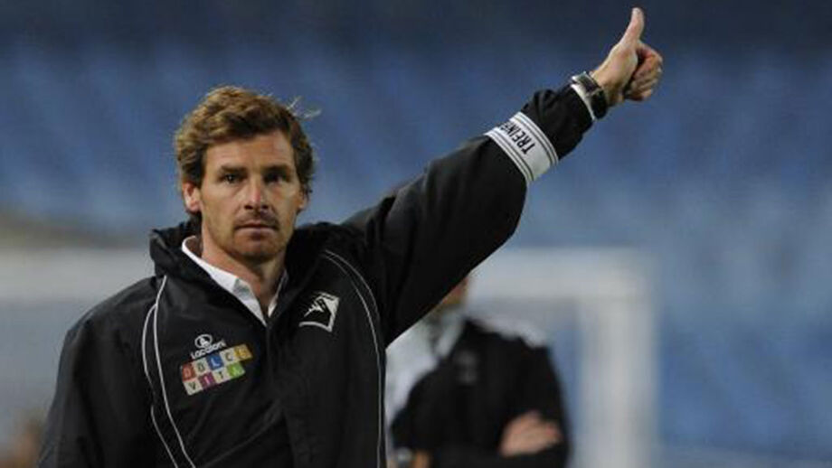 Escola de gestão faz convite a André Villas Boas