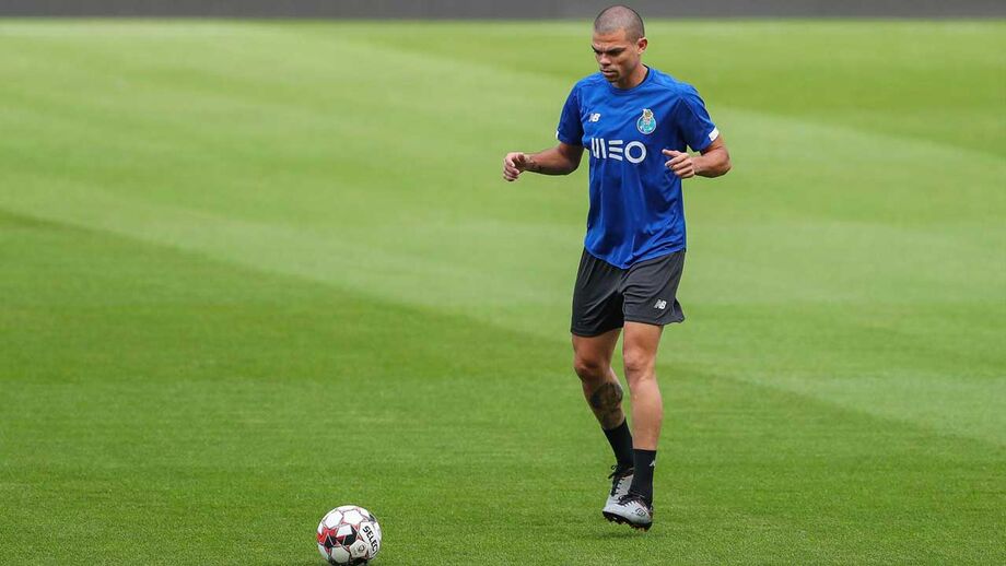 Pepe e Danilo de regresso aos treinos do FC Porto