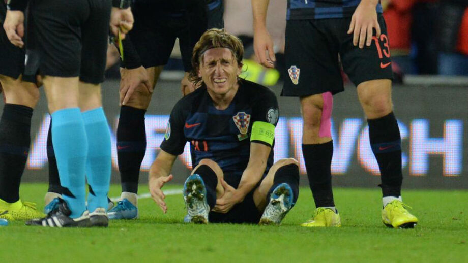 Malapata no Real Madrid continua: Modric regressa lesionado e pode não jogar o clássico