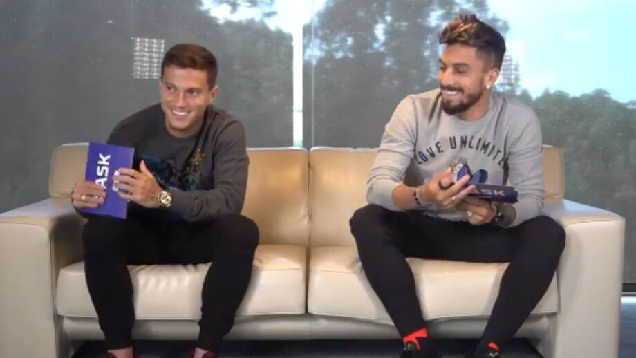 As revelações de Otávio e Alex Telles: «Tiquinho é o mais engraçado e o mais chato»