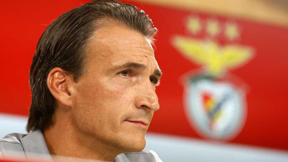 Treinador do Benfica espera
