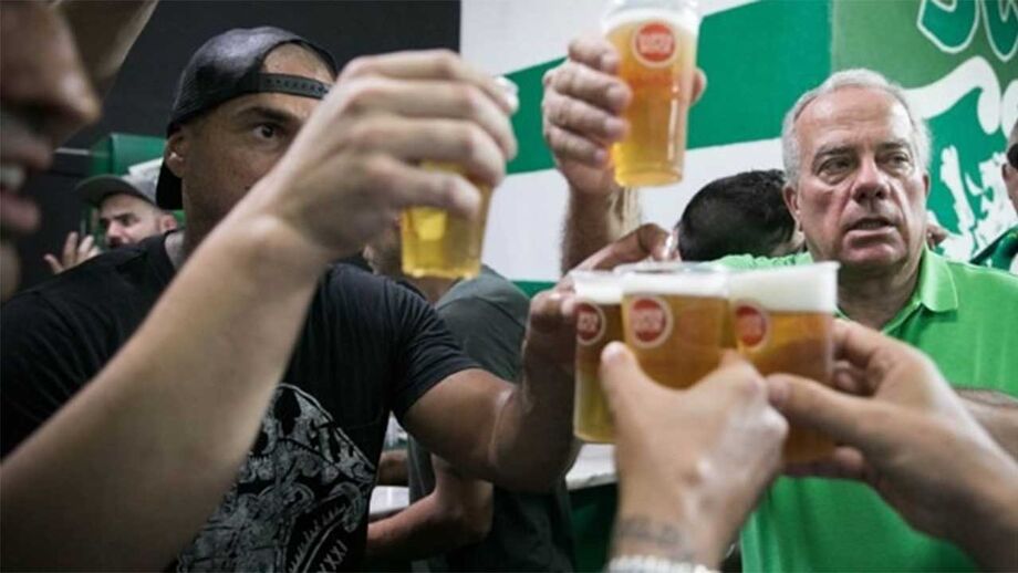 Ricciardi partilha foto em brinde com Mustafá