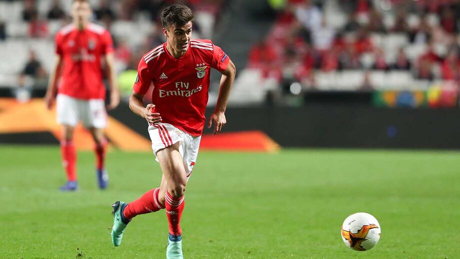 Renovações fechadas no Benfica: Vieira segura três de uma só vez