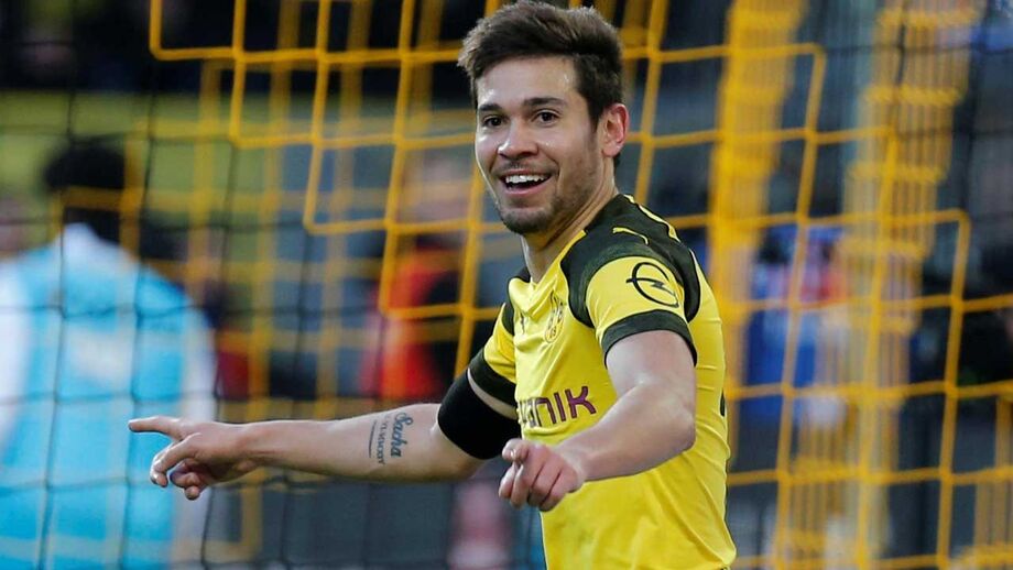 Raphaël Guerreiro renova com o Borussia Dortmund