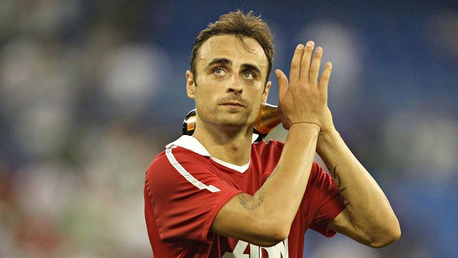 Berbatov e as atitudes racistas dos adeptos búlgaros: «Conseguiram envergonhar um país»