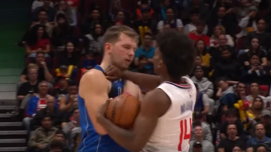 Tensão na NBA: Doncic pega-se com um rookie e tiveram de os separar