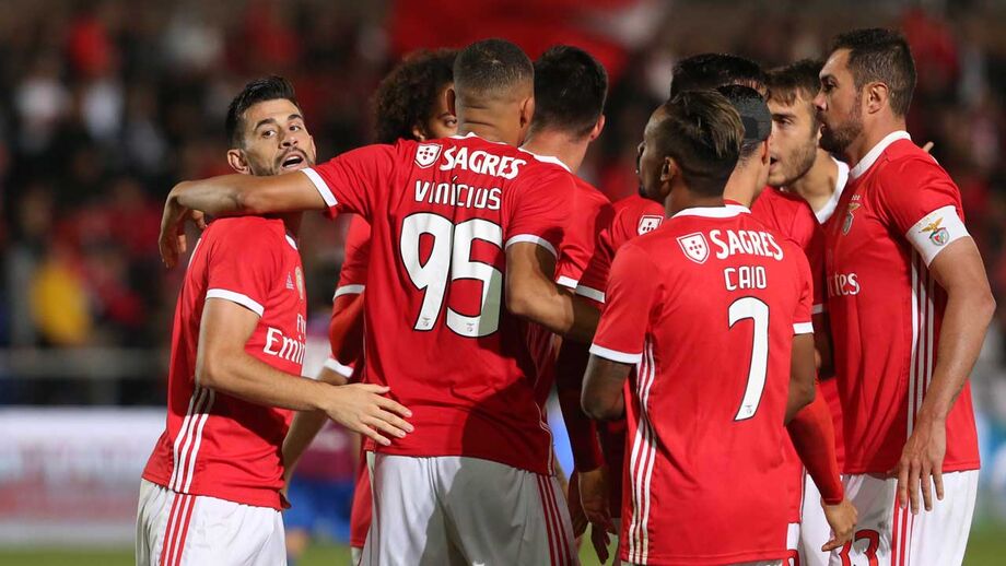 Pizzi e Vinícius bisam e Benfica goleia Cova da Piedade