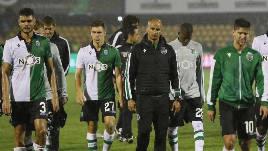 Silas quis explicar equívoco perante todo o plantel do Sporting