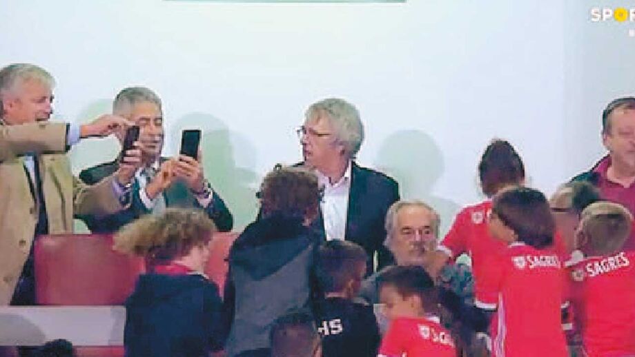 Luís Filipe Vieira estrela ao intervalo do Cova da Piedade-Benfica