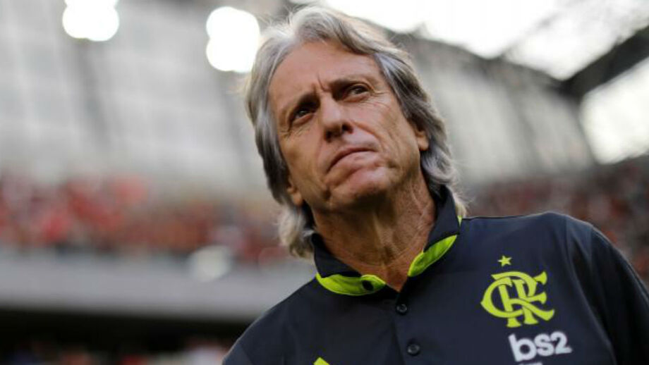 Críticas à arbitragem podem tramar Jorge Jesus: treinador incorre em castigo de 12 jogos