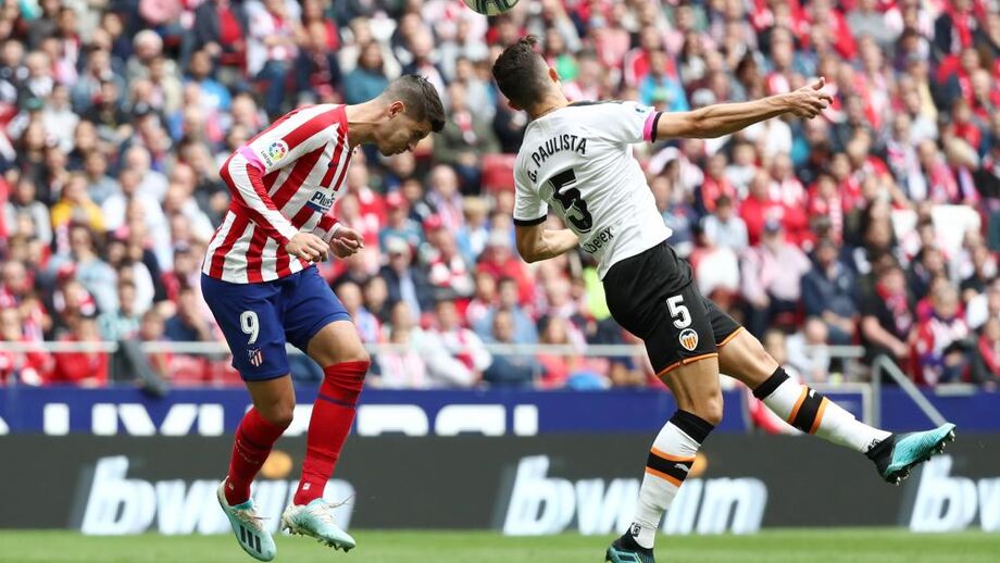 Diego Costa inaugura o marcador de penálti